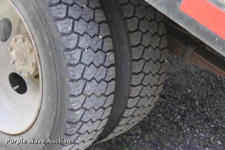 image for item DA2719 2003 Ford F450 Super Duty flatbed truck