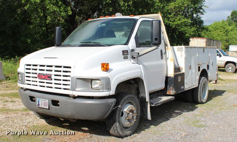 image for item DA2720 2006 GMC C5500 utility truck with crane