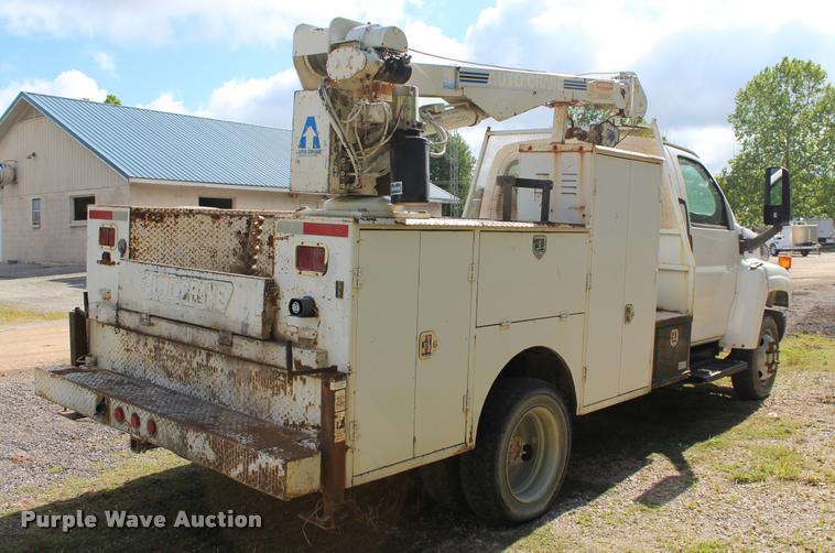 image for item DA2720 2006 GMC C5500 utility truck with crane