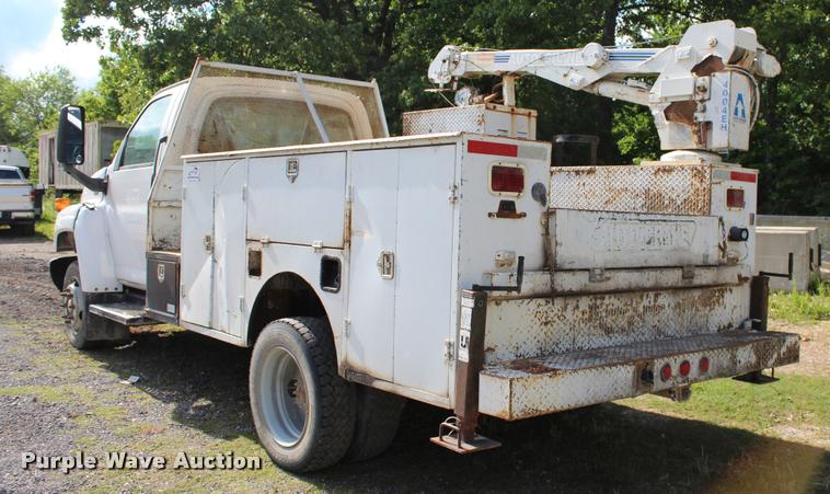 image for item DA2720 2006 GMC C5500 utility truck with crane