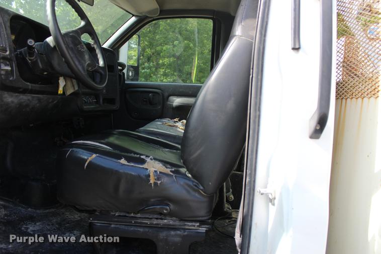 image for item DA2720 2006 GMC C5500 utility truck with crane