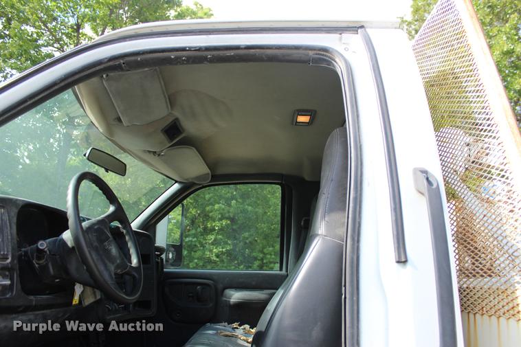 image for item DA2720 2006 GMC C5500 utility truck with crane