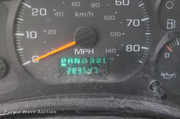 image for item DA2720 2006 GMC C5500 utility truck with crane