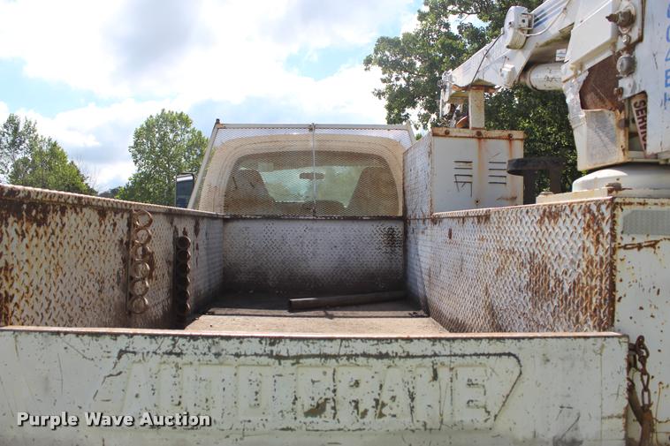 image for item DA2720 2006 GMC C5500 utility truck with crane