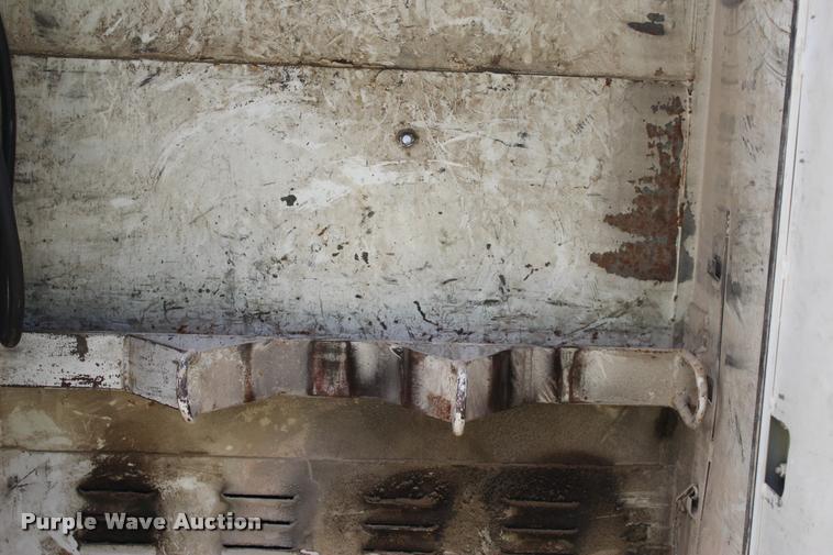 image for item DA2720 2006 GMC C5500 utility truck with crane