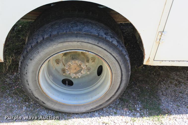 image for item DA2720 2006 GMC C5500 utility truck with crane