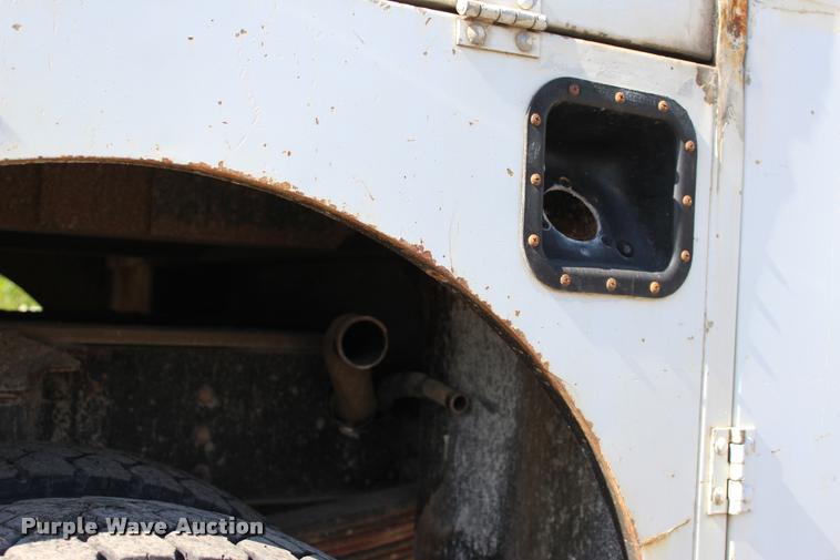 image for item DA2720 2006 GMC C5500 utility truck with crane