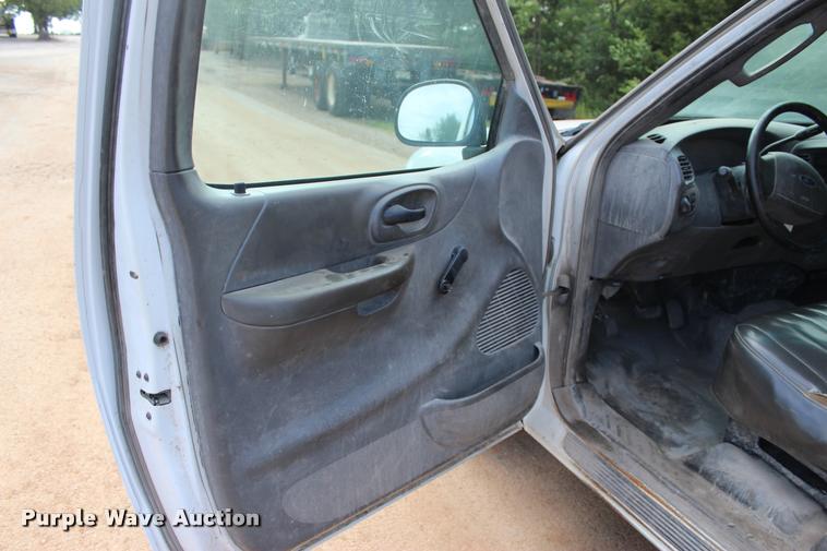 image for item DA2723 2004 Ford F150 SuperCab pickup truck