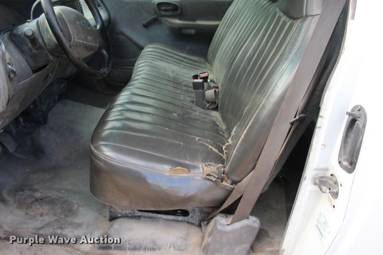 image for item DA2723 2004 Ford F150 SuperCab pickup truck