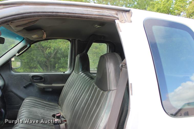 image for item DA2723 2004 Ford F150 SuperCab pickup truck