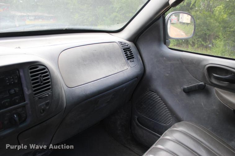 image for item DA2723 2004 Ford F150 SuperCab pickup truck