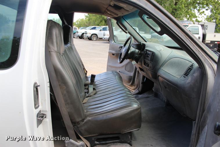 image for item DA2723 2004 Ford F150 SuperCab pickup truck