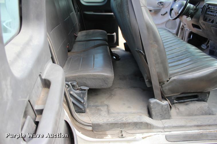 image for item DA2723 2004 Ford F150 SuperCab pickup truck