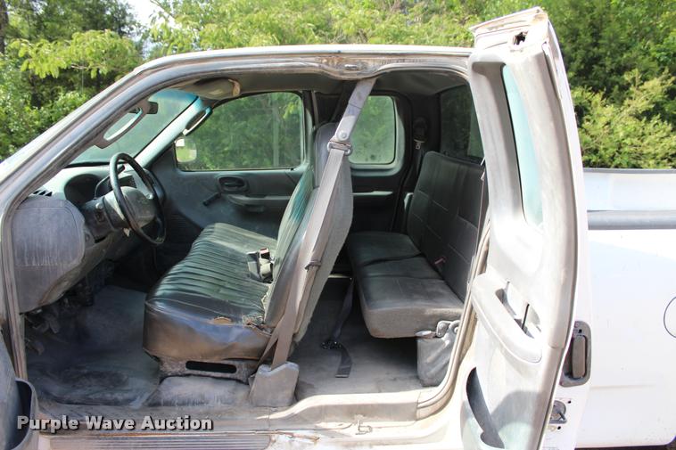 image for item DA2723 2004 Ford F150 SuperCab pickup truck