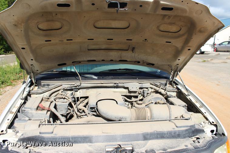 image for item DA2723 2004 Ford F150 SuperCab pickup truck