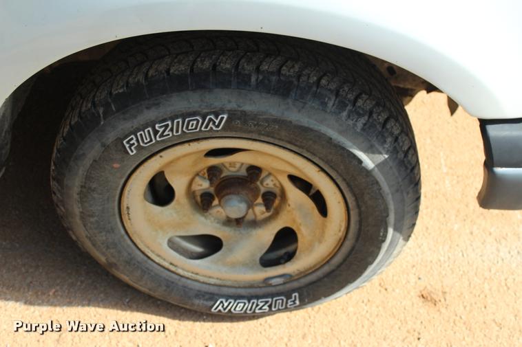 image for item DA2723 2004 Ford F150 SuperCab pickup truck