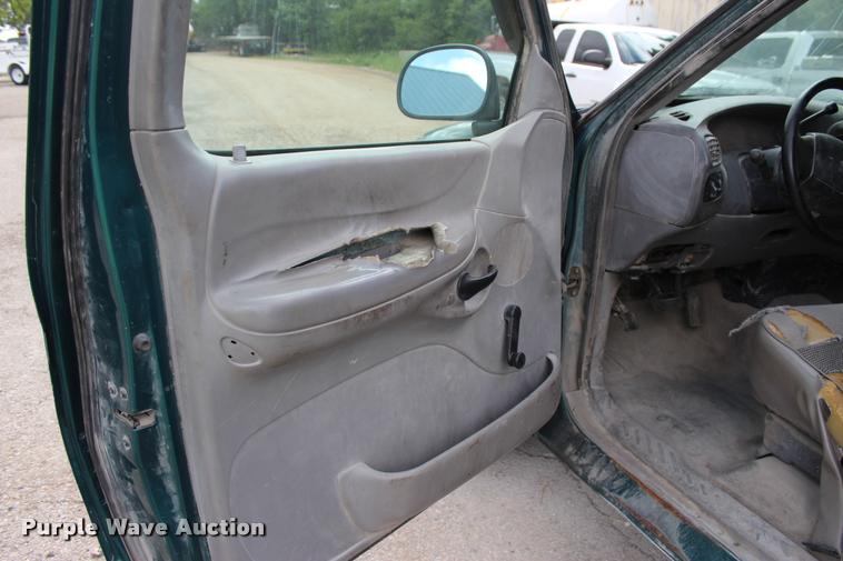 image for item DA2724 1997 Ford F150 SuperCab pickup truck