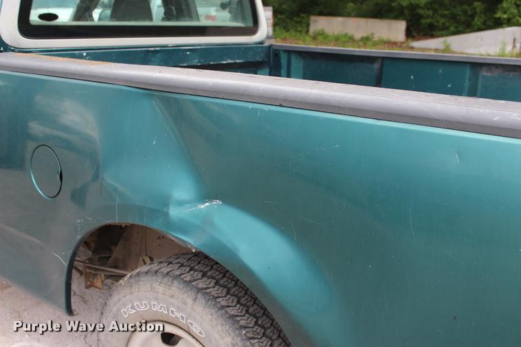 image for item DA2724 1997 Ford F150 SuperCab pickup truck