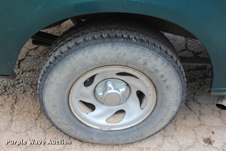 image for item DA2724 1997 Ford F150 SuperCab pickup truck