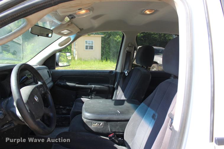 image for item DA2726 2005 Dodge Ram 1500 Quad Cab pickup truck