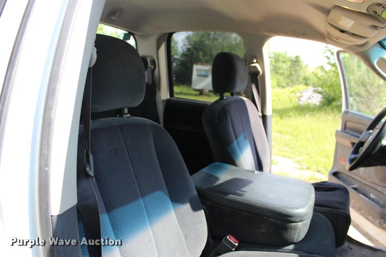 image for item DA2726 2005 Dodge Ram 1500 Quad Cab pickup truck