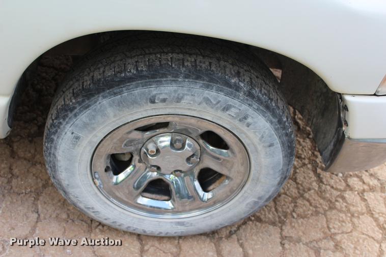 image for item DA2727 2005 Dodge Ram 1500 Quad Cab pickup truck