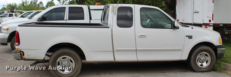image for item DA2728 2000 Ford F150 SuperCab pickup truck