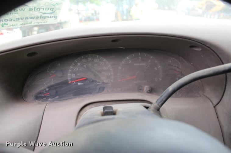 image for item DA2728 2000 Ford F150 SuperCab pickup truck