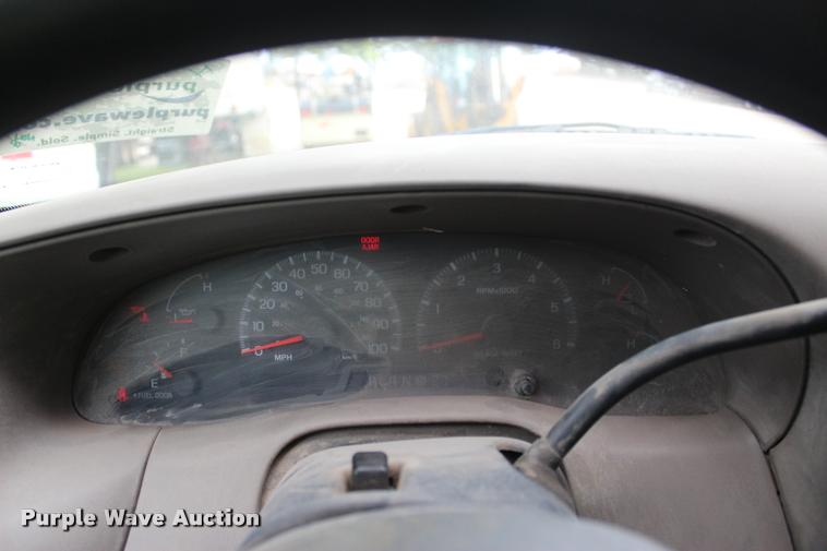 image for item DA2728 2000 Ford F150 SuperCab pickup truck