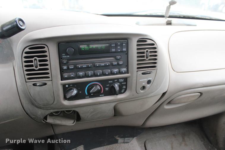 image for item DA2728 2000 Ford F150 SuperCab pickup truck