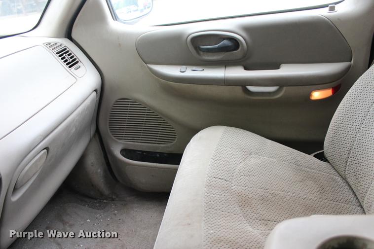 image for item DA2728 2000 Ford F150 SuperCab pickup truck