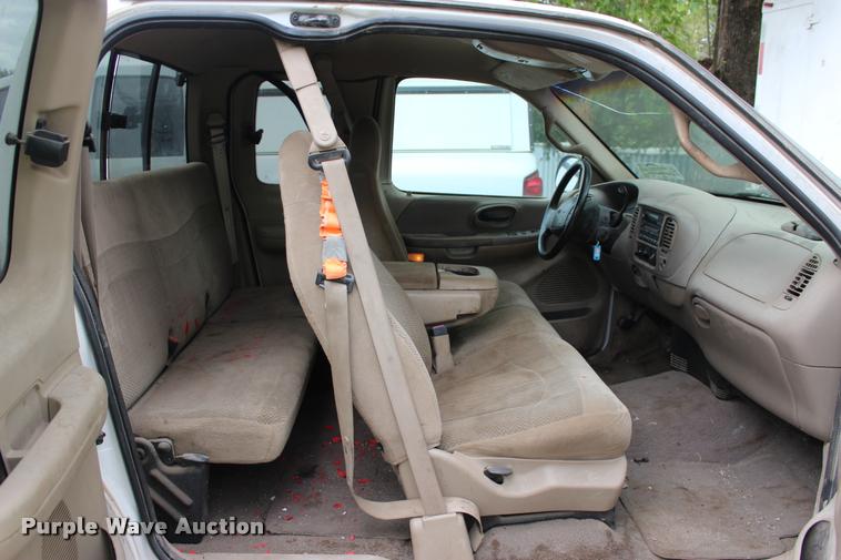 image for item DA2728 2000 Ford F150 SuperCab pickup truck