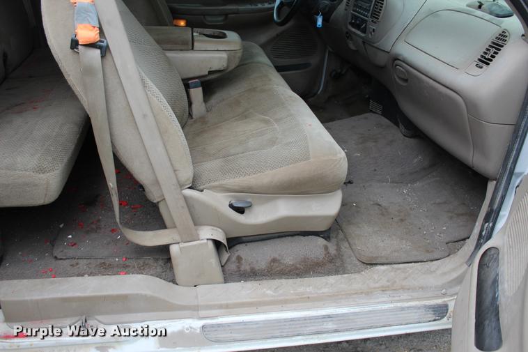 image for item DA2728 2000 Ford F150 SuperCab pickup truck