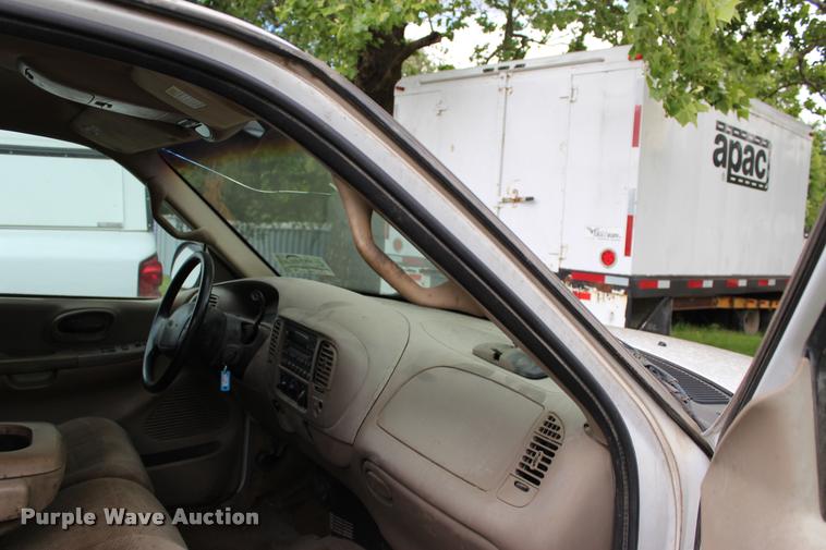 image for item DA2728 2000 Ford F150 SuperCab pickup truck