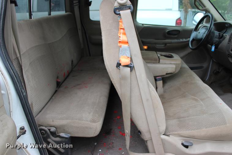 image for item DA2728 2000 Ford F150 SuperCab pickup truck