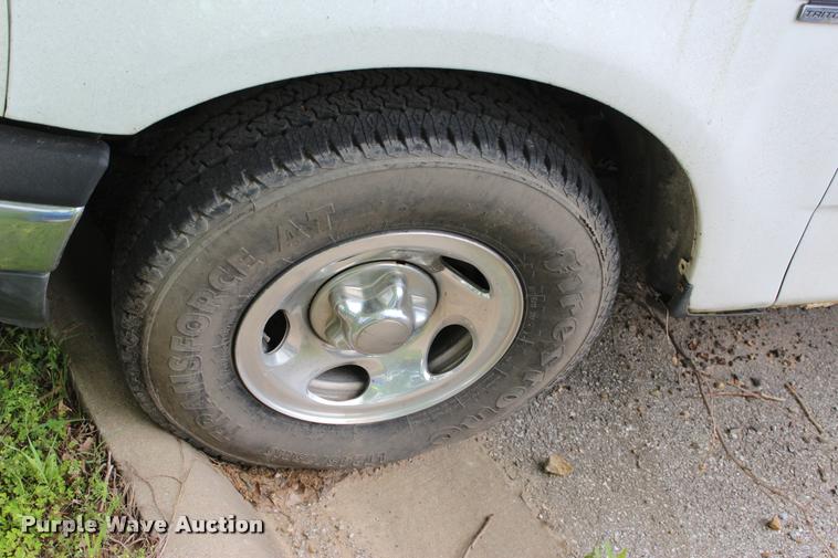 image for item DA2728 2000 Ford F150 SuperCab pickup truck