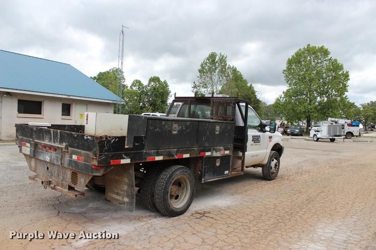 image for item DA2729 2002 Ford F550 flatbed truck