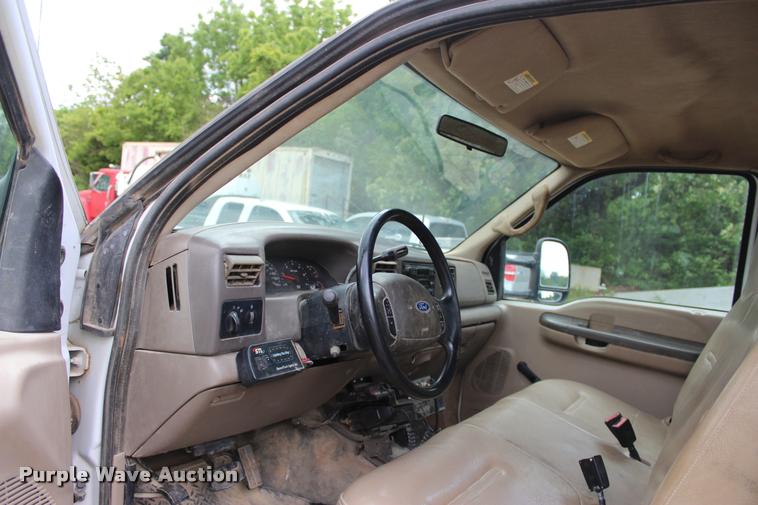 image for item DA2729 2002 Ford F550 flatbed truck