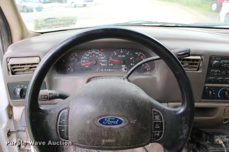 image for item DA2729 2002 Ford F550 flatbed truck