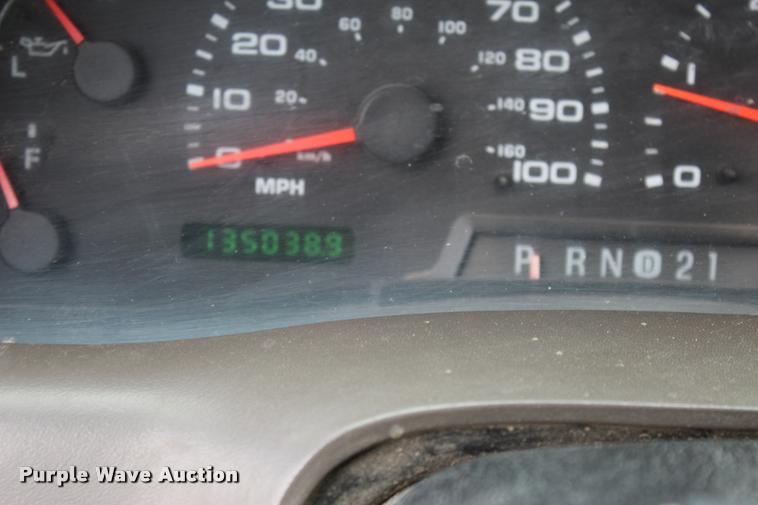 image for item DA2729 2002 Ford F550 flatbed truck