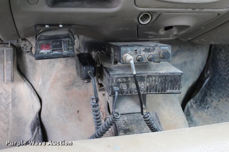 image for item DA2729 2002 Ford F550 flatbed truck