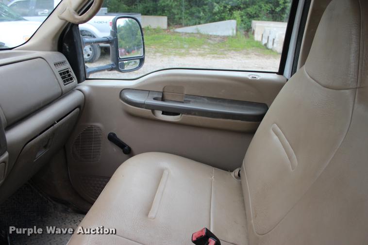 image for item DA2729 2002 Ford F550 flatbed truck