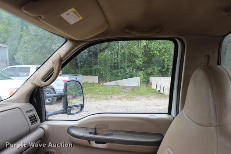 image for item DA2729 2002 Ford F550 flatbed truck