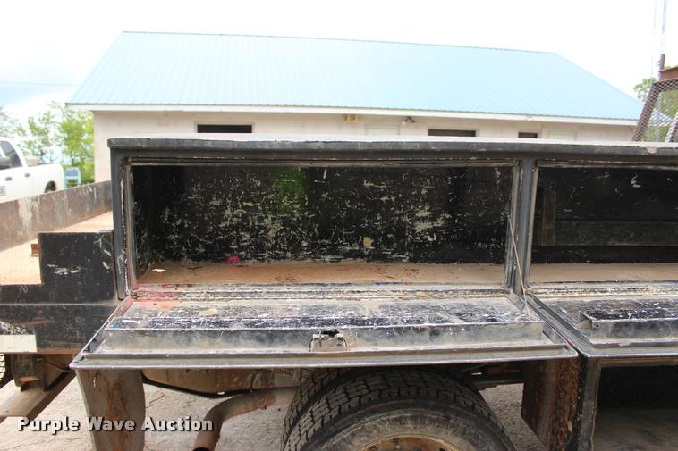 image for item DA2729 2002 Ford F550 flatbed truck