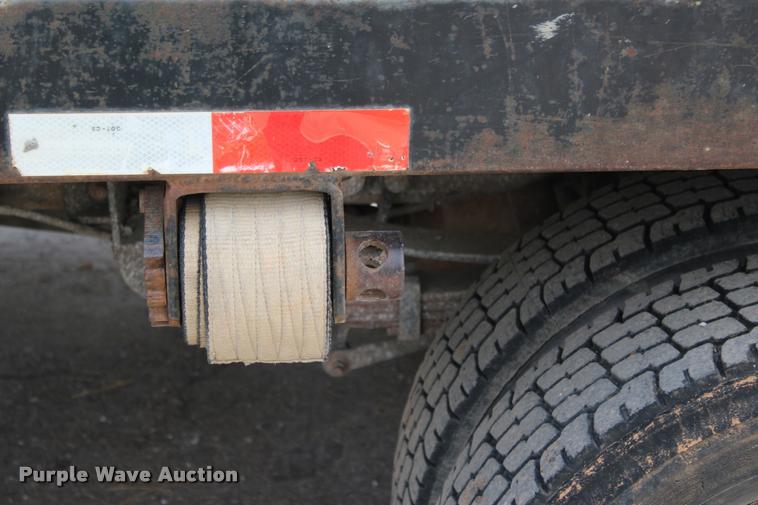 image for item DA2729 2002 Ford F550 flatbed truck