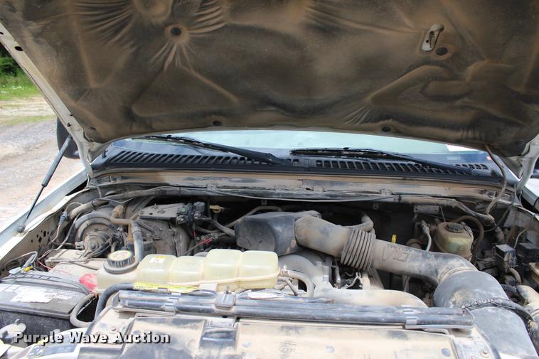 image for item DA2729 2002 Ford F550 flatbed truck