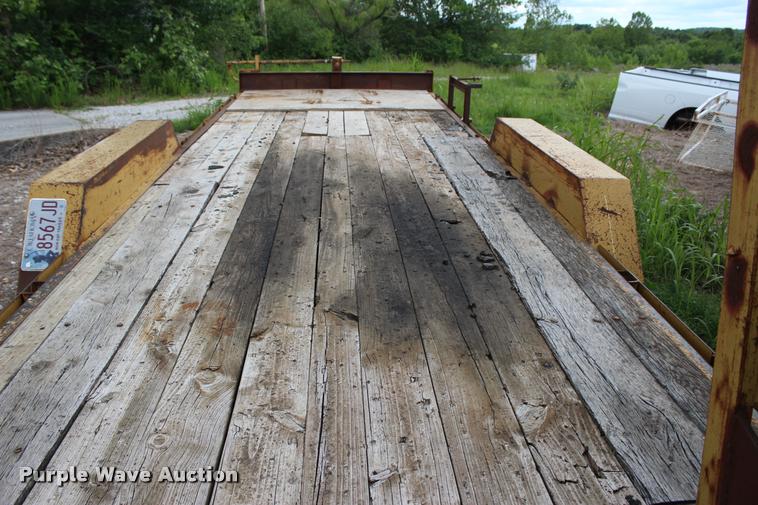 image for item DA2730 2006 Starlite 82-H206CR equipment trailer