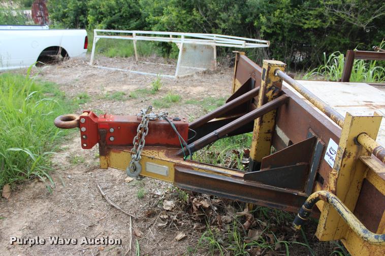 image for item DA2730 2006 Starlite 82-H206CR equipment trailer