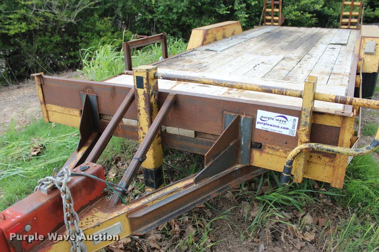 image for item DA2730 2006 Starlite 82-H206CR equipment trailer