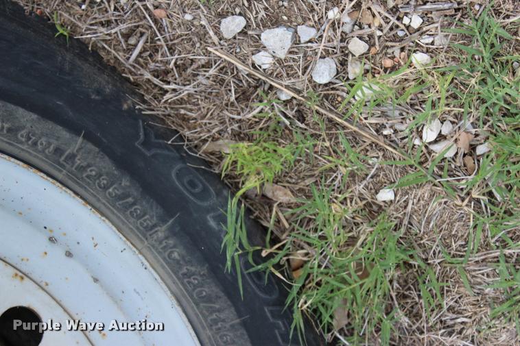 image for item DA2730 2006 Starlite 82-H206CR equipment trailer